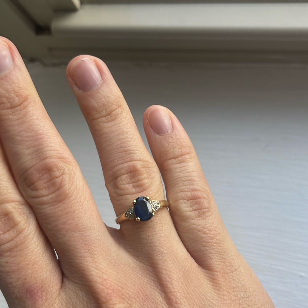14k stamped sapphire ring. NEEDS FIXED